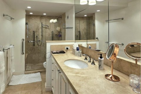 Condo in Key Biscayne, Florida, 2 bedrooms  № 2052795 - photo 14