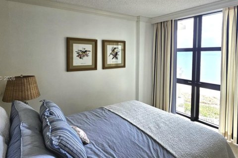 Condo in Key Biscayne, Florida, 2 bedrooms  № 2052795 - photo 16