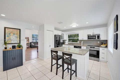 House in Davie, Florida 3 bedrooms, 143.16 sq.m. № 1848852 - photo 20