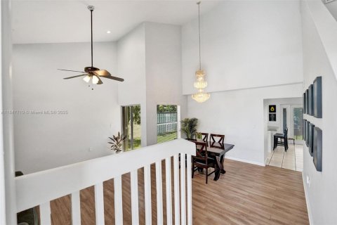 House in Davie, Florida 3 bedrooms, 143.16 sq.m. № 1848852 - photo 8