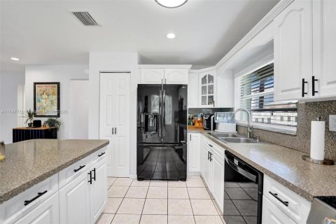 House in Davie, Florida 3 bedrooms, 143.16 sq.m. № 1848852 - photo 29