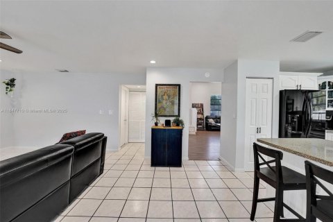 House in Davie, Florida 3 bedrooms, 143.16 sq.m. № 1848852 - photo 26