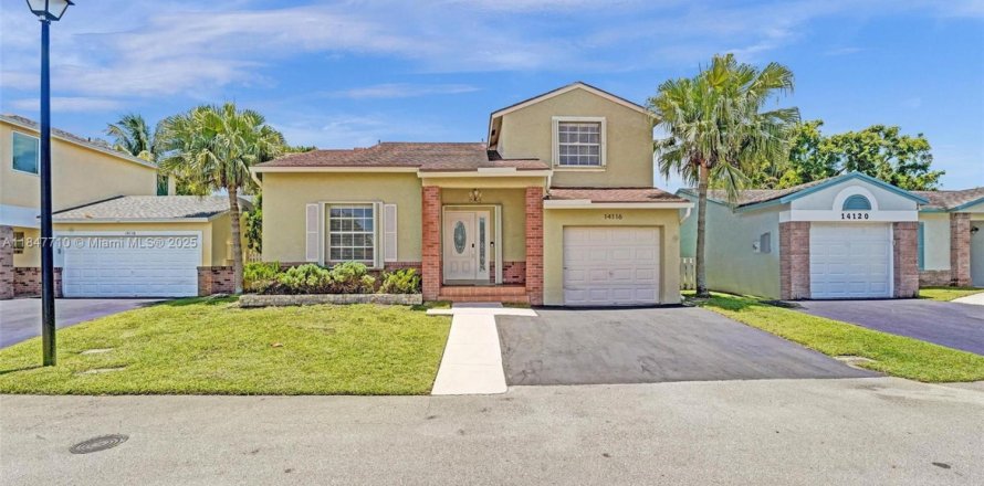 House in Davie, Florida 3 bedrooms, 143.16 sq.m. № 1848852