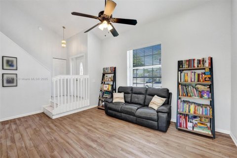House in Davie, Florida 3 bedrooms, 143.16 sq.m. № 1848852 - photo 13