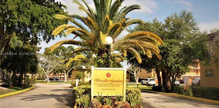 Condo in Tamarac, Florida, 2 bedrooms № 1993983