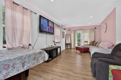 Casa en venta en Fort Lauderdale, Florida, 3 dormitorios, 85.93 m2 № 2167592 - foto 5