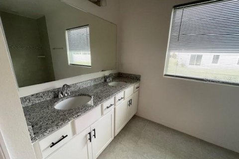 House in Palm Coast, Florida 4 bedrooms, 212.37 sq.m. № 1908037 - photo 11