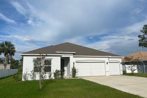 House in Palm Coast, Florida 4 bedrooms, 212.37 sq.m. № 1908037 - photo 1