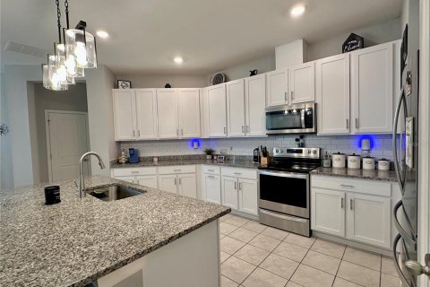 House in LEGENDS POINTE in Hudson, Florida 4 bedrooms, 184.23 sq.m. № 1822321 - photo 10