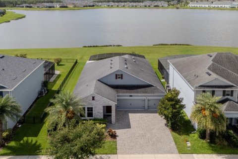 House in STOREY LAKE in Kissimmee, Florida 4 bedrooms, 246.66 sq.m. № 1777506 - photo 2