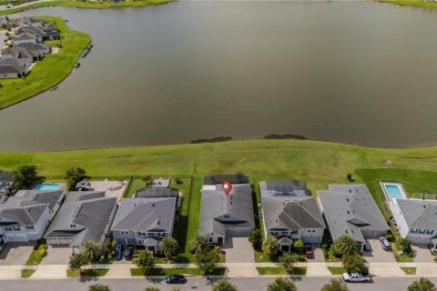 House in STOREY LAKE in Kissimmee, Florida 4 bedrooms, 246.66 sq.m. № 1777506 - photo 3