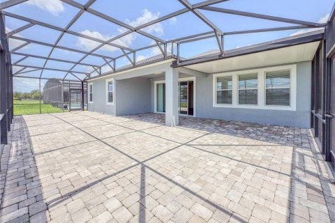 House in STOREY LAKE in Kissimmee, Florida 4 bedrooms, 246.66 sq.m. № 1777506 - photo 15