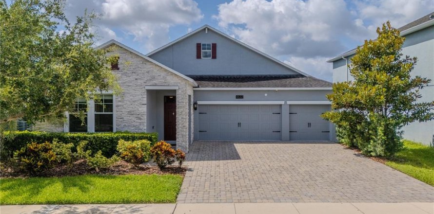 House in STOREY LAKE in Kissimmee, Florida 4 bedrooms, 246.66 sq.m. № 1777506