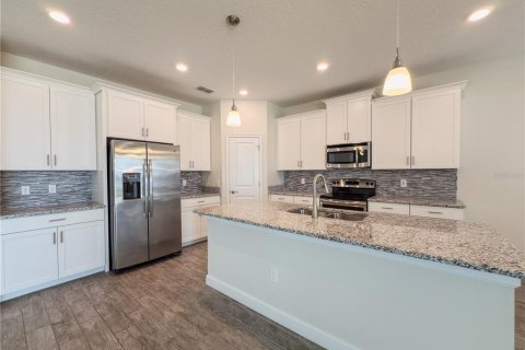House in STOREY LAKE in Kissimmee, Florida 4 bedrooms, 246.66 sq.m. № 1777506 - photo 6