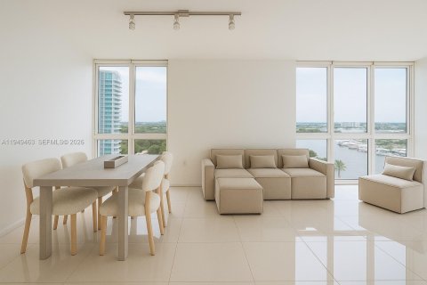 Condo in Miami, Florida, 2 bedrooms  № 2089157 - photo 4