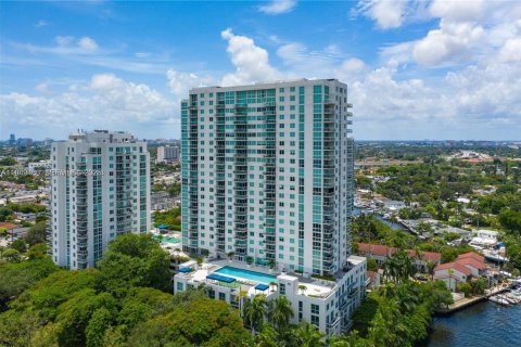 Condo in Miami, Florida, 2 bedrooms  № 2089157 - photo 29