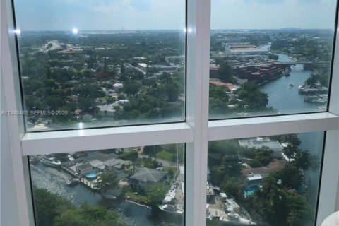 Condo in Miami, Florida, 2 bedrooms  № 2089157 - photo 22