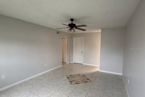 Condo in Orlando, Florida, 2 bedrooms  № 2102447 - photo 12