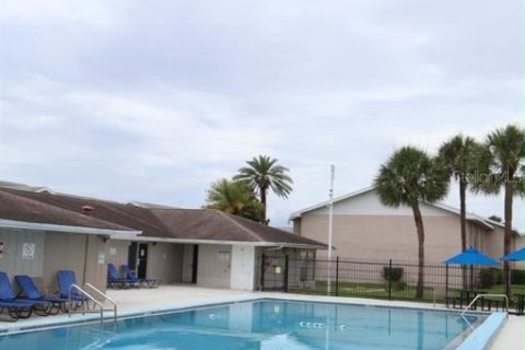 Condo in Orlando, Florida, 2 bedrooms  № 2102447 - photo 16