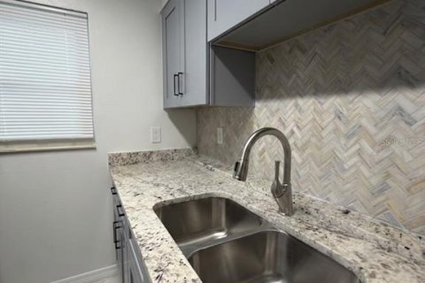 Condo in Orlando, Florida, 2 bedrooms  № 2102447 - photo 4