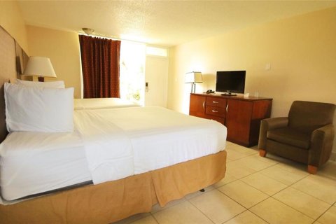 Hotel in Clearwater, Florida 1923.08 sq.m. № 1034632 - photo 5
