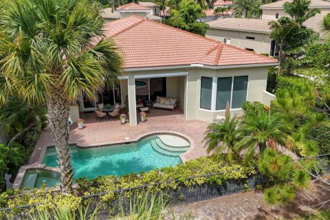 House in Palm Beach Gardens, Florida 3 bedrooms, 274.8 sq.m. № 2254918 - photo 2