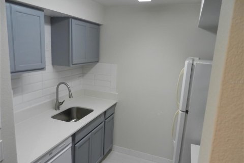 Condo in Tampa, Florida, 2 bedrooms № 2200830 - photo 10