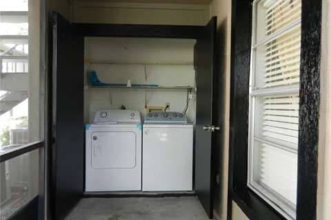 Condo in Tampa, Florida, 2 bedrooms № 2200830 - photo 25