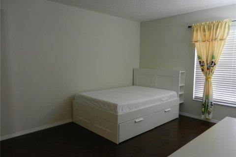 Condo in Tampa, Florida, 2 bedrooms № 2200830 - photo 13