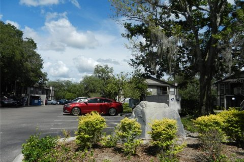 Condo in Tampa, Florida, 2 bedrooms № 2200830 - photo 2