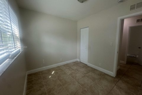 House in Fort Lauderdale, Florida 3 bedrooms, 84.82 sq.m. № 1967496 - photo 4