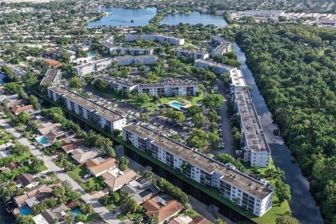 Copropriété à vendre à Oakland Park, Floride: 1 chambre, 69.68 m2 № 1224720 - photo 1