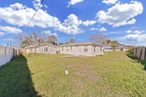 Villa ou maison à vendre à Madeira Beach, Floride: 2 chambres, 93.65 m2 № 1535818 - photo 4