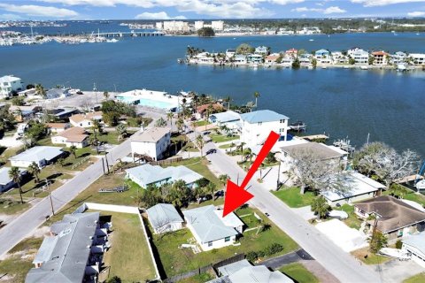 Villa ou maison à vendre à Madeira Beach, Floride: 2 chambres, 93.65 m2 № 1535818 - photo 2