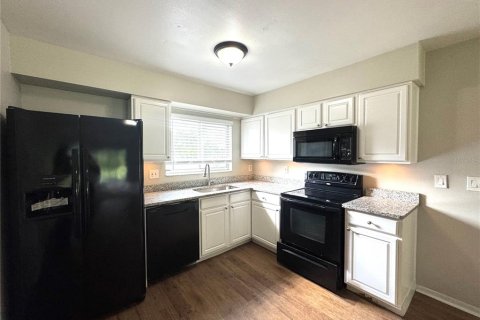 Villa ou maison à louer à Orlando, Floride: 3 chambres, 144.37 m2 № 1854283 - photo 2