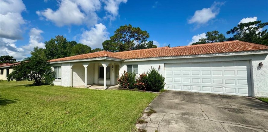 House in Orlando, Florida 3 bedrooms, 144.37 sq.m. № 1854283