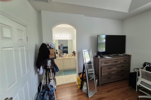 Adosado en venta en Doral, Florida, 3 dormitorios, 156.35 m2 № 1961028 - foto 13