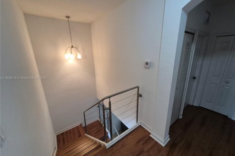 Adosado en venta en Doral, Florida, 3 dormitorios, 156.35 m2 № 1961028 - foto 11