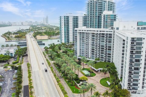 Condo in Bal Harbour, Florida, 2 bedrooms  № 1703796 - photo 6