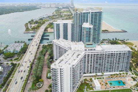 Condo in Bal Harbour, Florida, 2 bedrooms  № 1703796 - photo 2