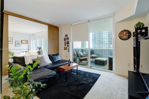Condo in Bal Harbour, Florida, 2 bedrooms  № 1703796 - photo 9