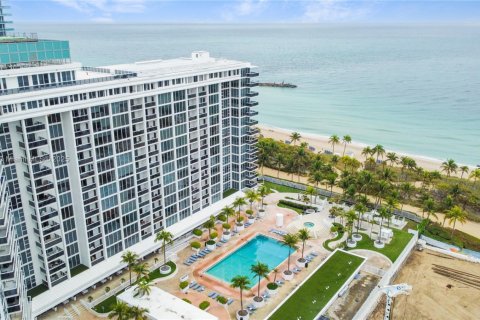 Condo in Bal Harbour, Florida, 2 bedrooms  № 1703796 - photo 7