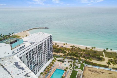Condo in Bal Harbour, Florida, 2 bedrooms  № 1703796 - photo 3