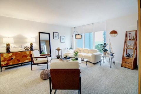 Condo in Bal Harbour, Florida, 2 bedrooms  № 1703796 - photo 14