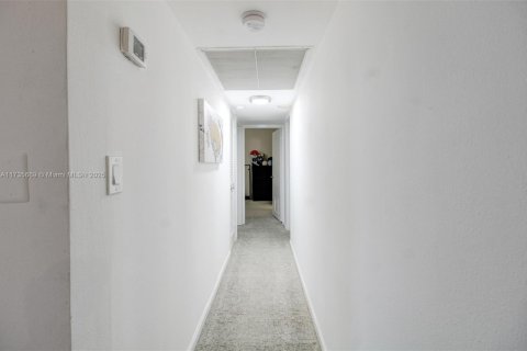 Condo in Bal Harbour, Florida, 2 bedrooms  № 1703796 - photo 23