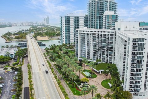 Condo in Bal Harbour, Florida, 2 bedrooms  № 1703796 - photo 5