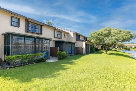 Townhouse in Coconut Creek, Florida 3 bedrooms, 128.95 sq.m. № 1896292 - photo 4