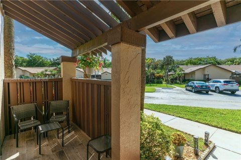 Townhouse in Coconut Creek, Florida 3 bedrooms, 128.95 sq.m. № 1896292 - photo 18
