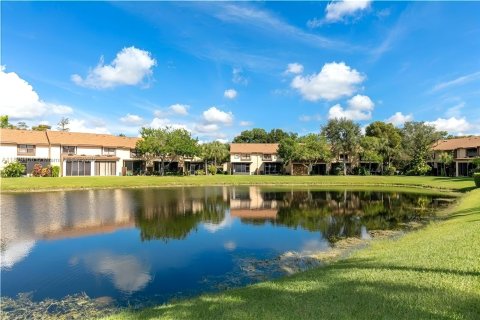 Townhouse in Coconut Creek, Florida 3 bedrooms, 128.95 sq.m. № 1896292 - photo 11