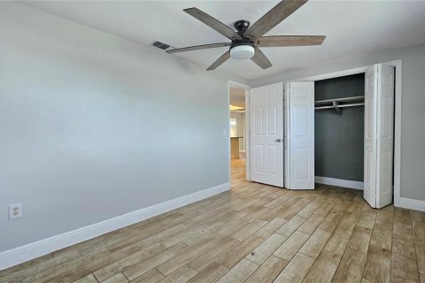 Casa en alquiler en Port Richey, Florida, 2 dormitorios, 74.88 m2 № 2102935 - foto 13